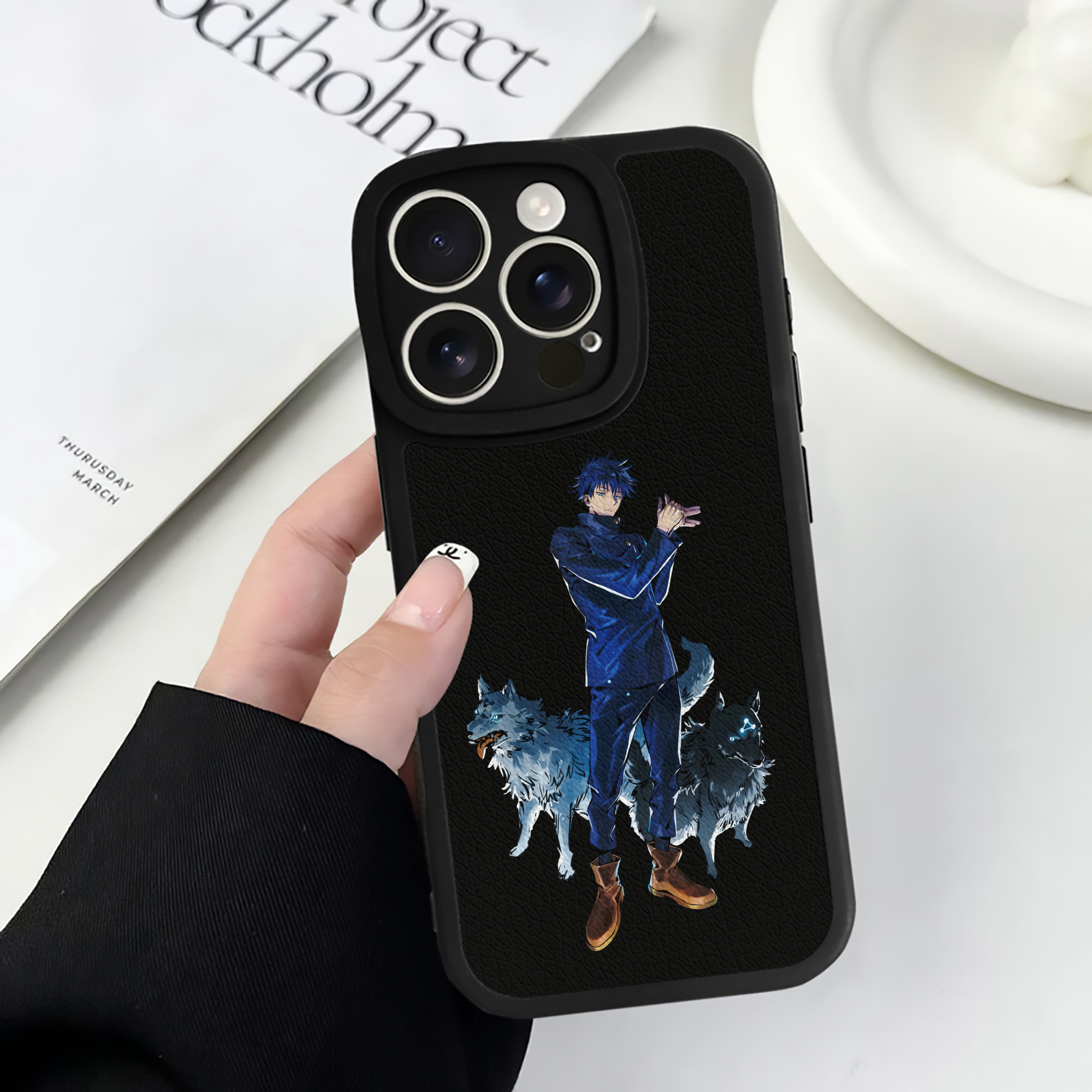 （画像用） 呪術廻戦 Jujutsu Kaisen 【iPhone 16シリーズ対応】シリコンスマホケース（レザー調） 材質：シリコン